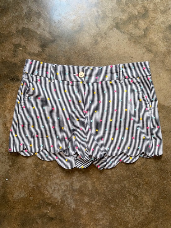 crown & ivy Pants - NWOT - Chino Scallop Shorts with Polka Dots- Size 4